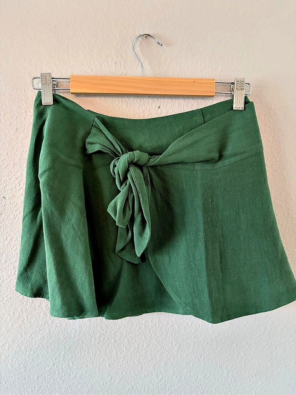 vestique Wrap Mini Skirt in Green Like New